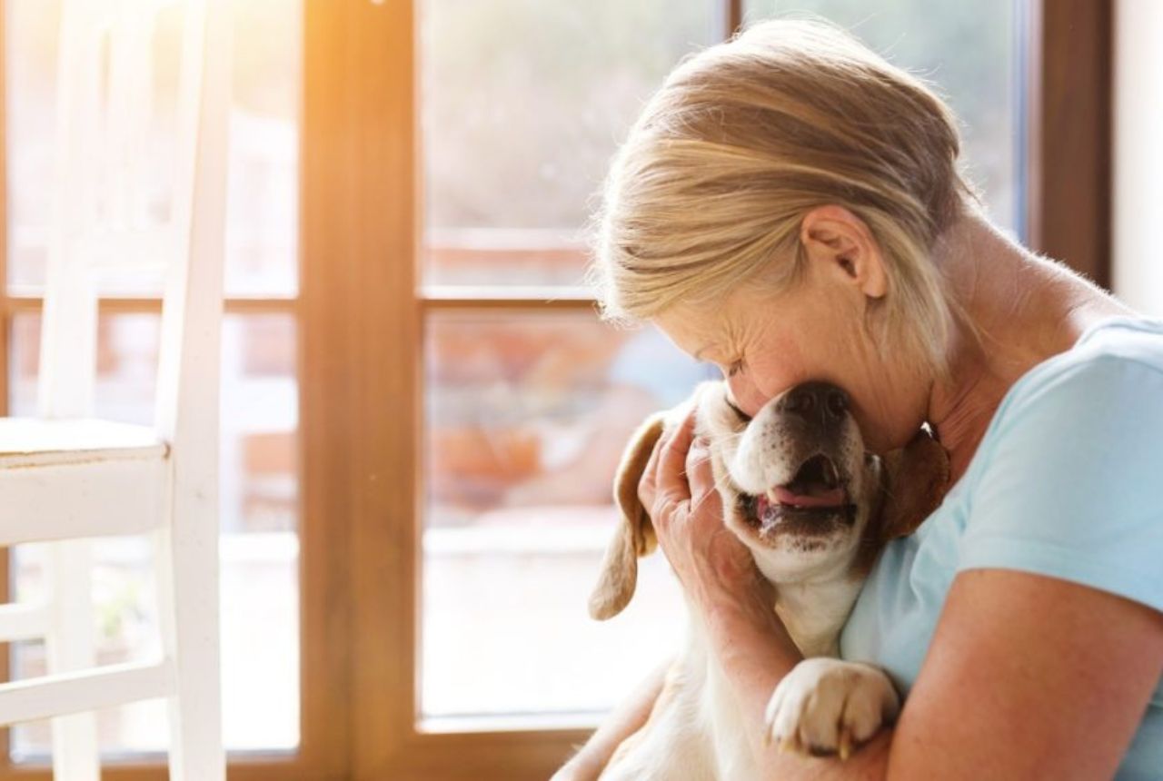 You are currently viewing How To Tell Your Dog You Love Them (12 Ways They Can Understand)