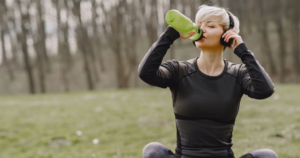 Read more about the article 8 daily habits of fit people who never go to the gym