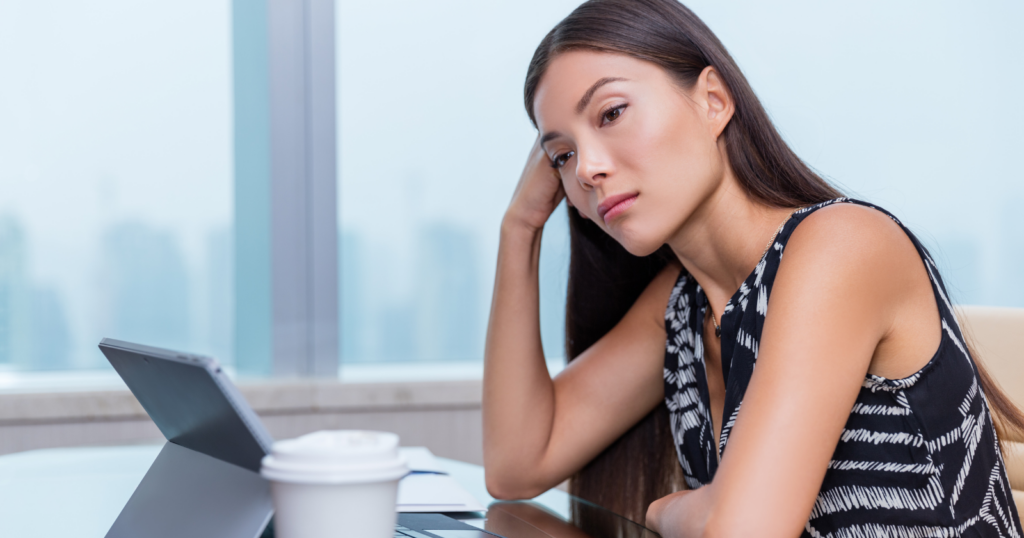 You are currently viewing 7 Habits of a Woman Who’s Quietly Lost Her Sense of Purpose In Life, Says Psychology