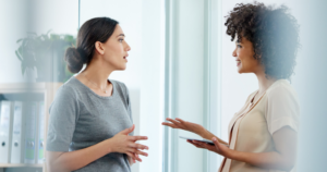Read more about the article If someone brings up these 8 topics in a conversation, they’re probably a highly effective communicator