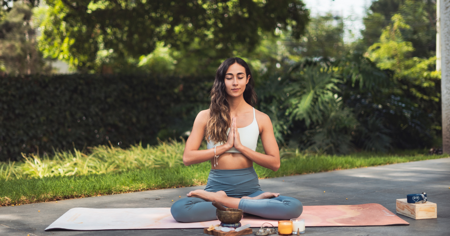 You are currently viewing People who hide behind spirituality often display these 7 toxic behaviors