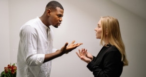 Read more about the article 8 red flags you’re dealing with a master manipulator