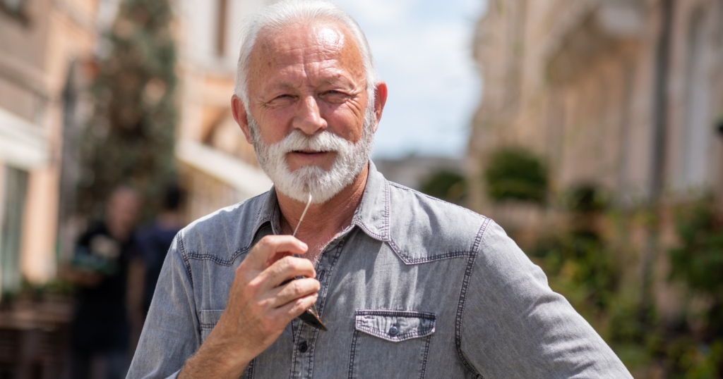 You are currently viewing 10 subtle signs a person is financially well-off, even if they never show it