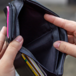 10 quiet habits of people who earn a decent living but are always short of cash