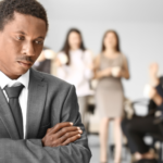 8 behaviors of men who have no genuine friends to lean on