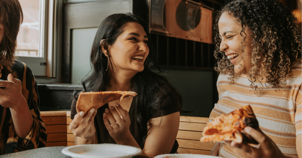 You are currently viewing 7 behaviors of women who are joyful on the surface but deeply unhappy underneath