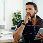 7 decisions you should always make with logic, not emotion (according to psychology)