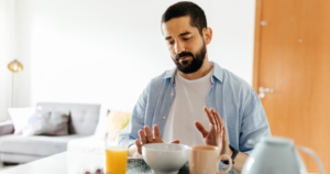 Read more about the article If a man displays these 7 behaviors, he’ll never be happy in life (according to psychology)