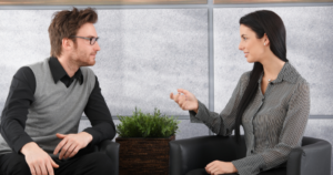 Read more about the article 7 phrases to use when you want to emotionally support someone without overstepping