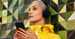 Read more about the article People who never remember song lyrics usually display these 7 unique behaviors, says psychology