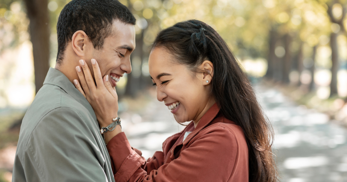 You are currently viewing 7 things emotionally sucure men do in relationships that immature men laugh at