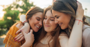 Read more about the article People who maintain deep friendships without constant contact have these 8 emotional strengths