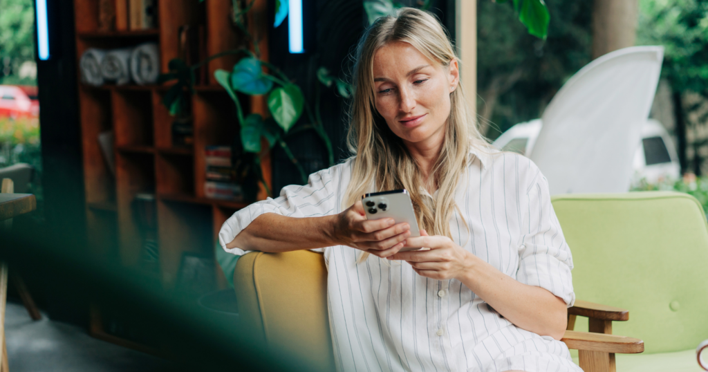 You are currently viewing People who believe whatever they see or read on the internet usually display these 10 traits, says psychology