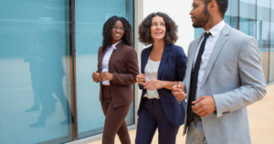 Read more about the article The art of small talk: 10 phrases great conversationalists always use