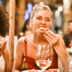 People who feel awkward taking the last piece of food usually display these 7 behaviors, says psychology