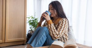 Read more about the article People who live far from family often develop these 7 unique coping behaviors, according to psychology