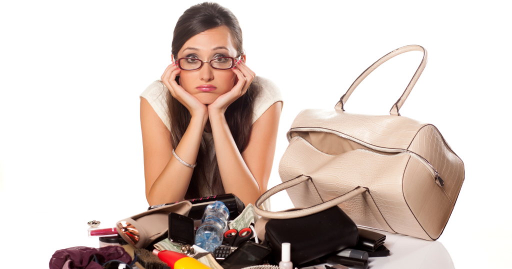 You are currently viewing 7 tiny habits that prevent unsuccessful women from ever gaining momentum in life