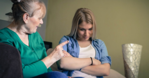 Read more about the article 7 behaviors that make adult children feel disconnected from their parents, says psychology