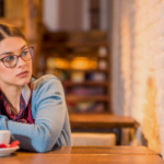 7 behaviors of people who regularly lose friends, according to psychology