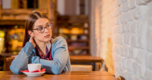 Read more about the article 7 behaviors of people who regularly lose friends, according to psychology