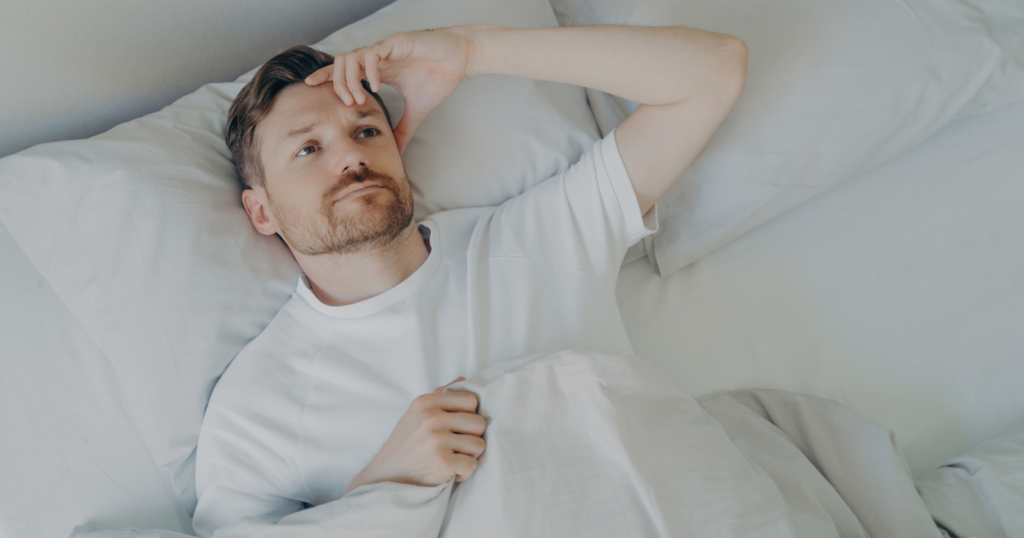 You are currently viewing People who have difficulty sleeping the night before an early flight usually display these 7 behaviors, says psychology