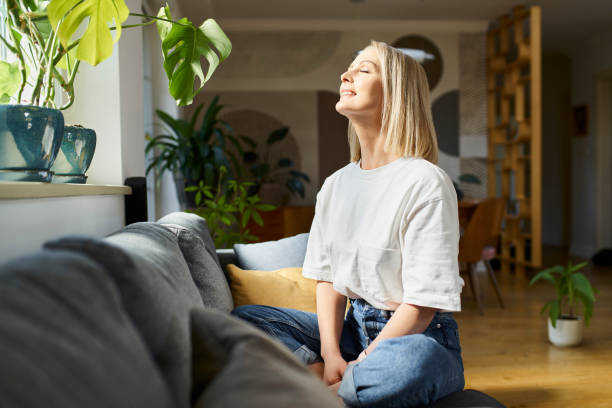 You are currently viewing If you wake up naturally before sunrise without an alarm, psychology says you possess these 7 unique abilities