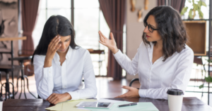 Read more about the article 7 phrases expert manipulators use in everyday conversation, says psychology