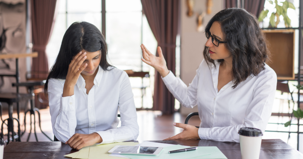 You are currently viewing 7 phrases expert manipulators use in everyday conversation, says psychology