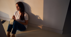 Read more about the article 7 quiet habits that lead to social isolation later in life, according to psychology