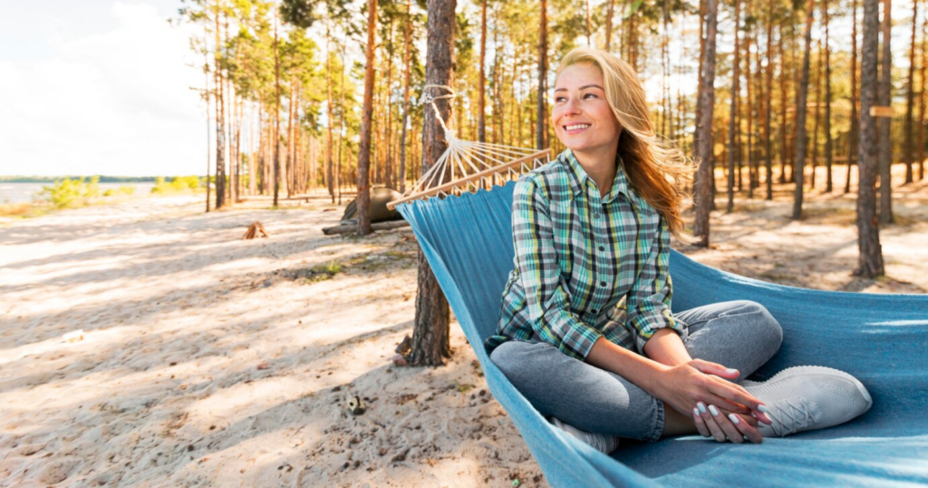 You are currently viewing The solid art of stillness: 8 things to stop chasing if you want to feel truly happy