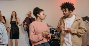 Read more about the article 8 things people do at social events that quietly signal insecurity even if they initially appear confident