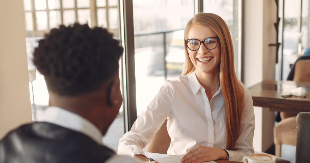 You are currently viewing 9 small conversational habits that instantly make someone seem thoughtful and emotionally intelligent
