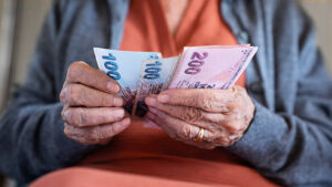 Read more about the article 7 Things Wealthy Retirees Refuse to Buy And How It Keeps Them Financially Stress-Free