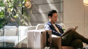 Read more about the article 9 Quiet Wealth Habits That Separate the Rich From Everyone Else