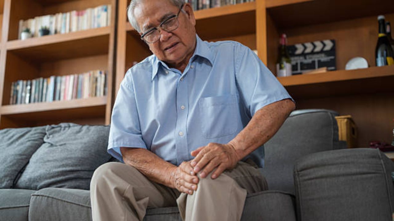 You are currently viewing 5 Important Health Signs to Watch After 70, Revealed by a Top Doctor
